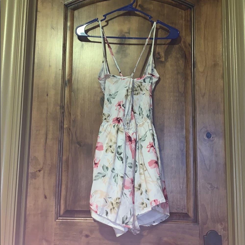 Flowy floral romper - Picture 4 of 5